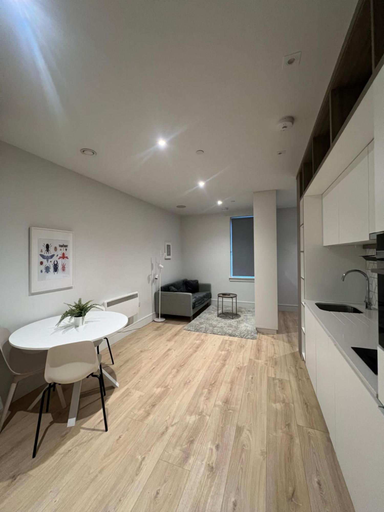 London Heathrow Airport Apartment Voyager House Terminal 12345 - Ev Electric And Parking Available! Hillingdon Exteriér fotografie