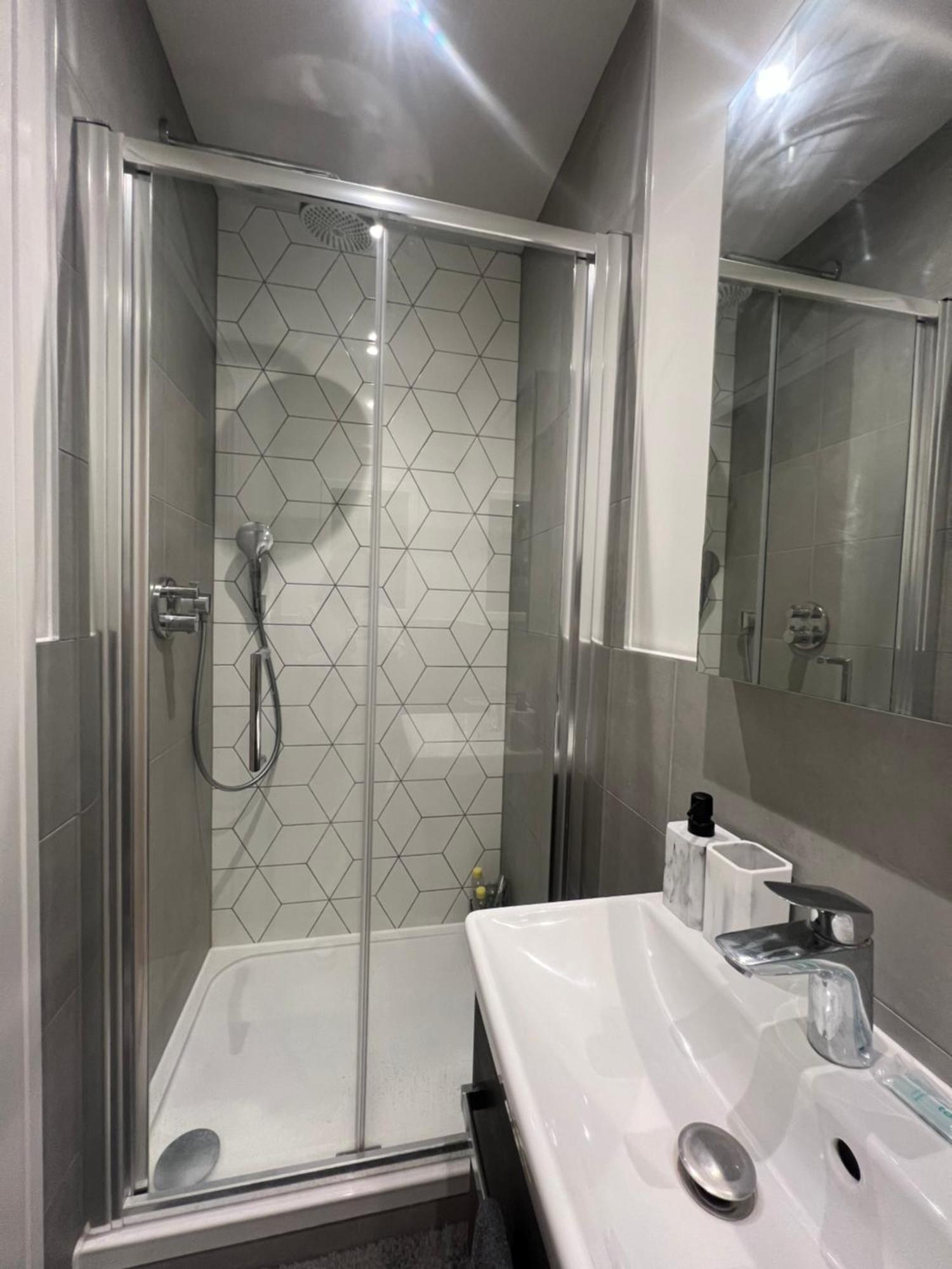 London Heathrow Airport Apartment Voyager House Terminal 12345 - Ev Electric And Parking Available! Hillingdon Exteriér fotografie