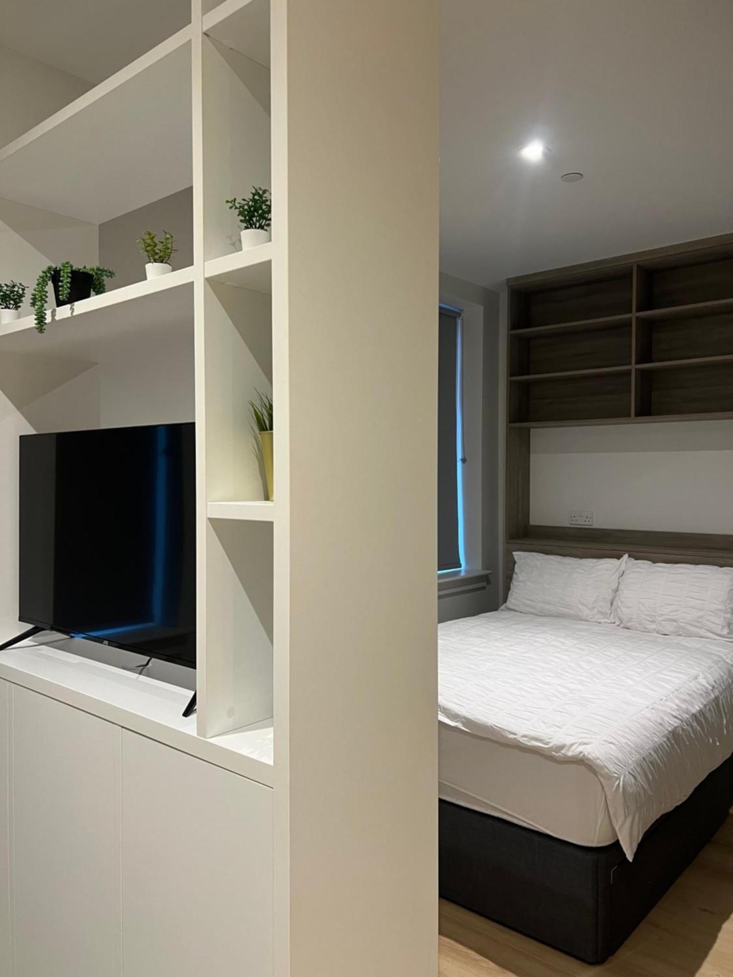 London Heathrow Airport Apartment Voyager House Terminal 12345 - Ev Electric And Parking Available! Hillingdon Exteriér fotografie